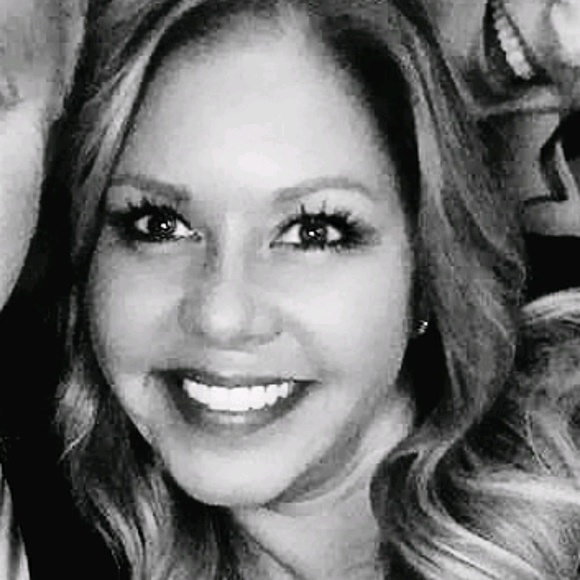 Meet your Posher, Christine - Picture 1 of 1